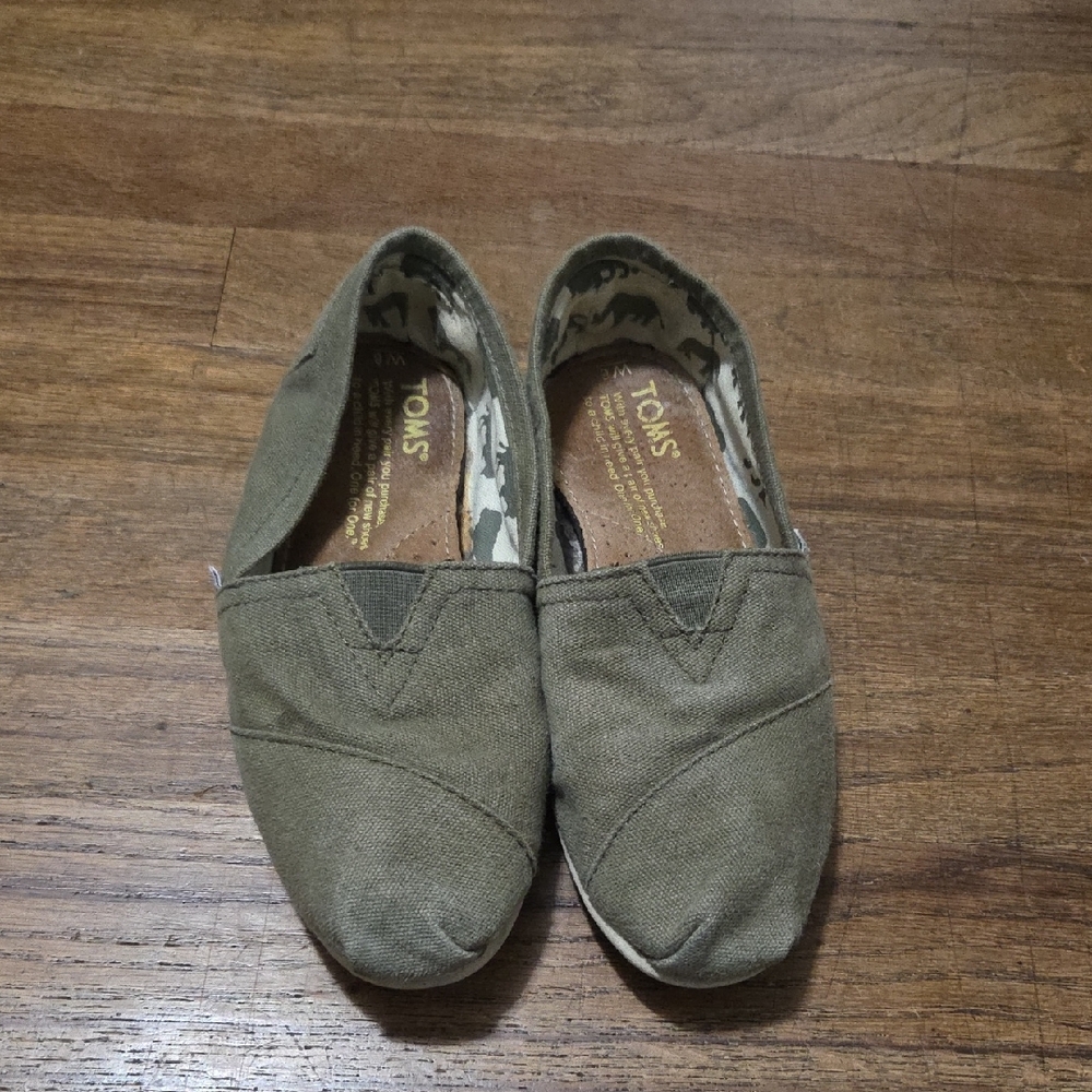 TOMS Canvas Flats
